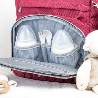 How to keep your diaper bag organized and clean
