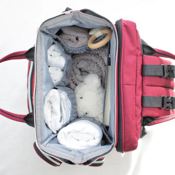 What to Pack in a Diaper Bag: The Essential Checklist for Canadian Parents